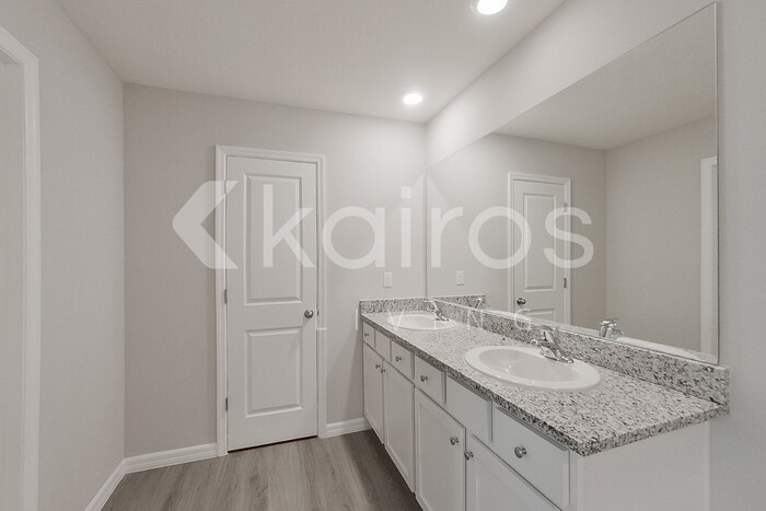 Building Photo - 8642 SW 43rd Ter