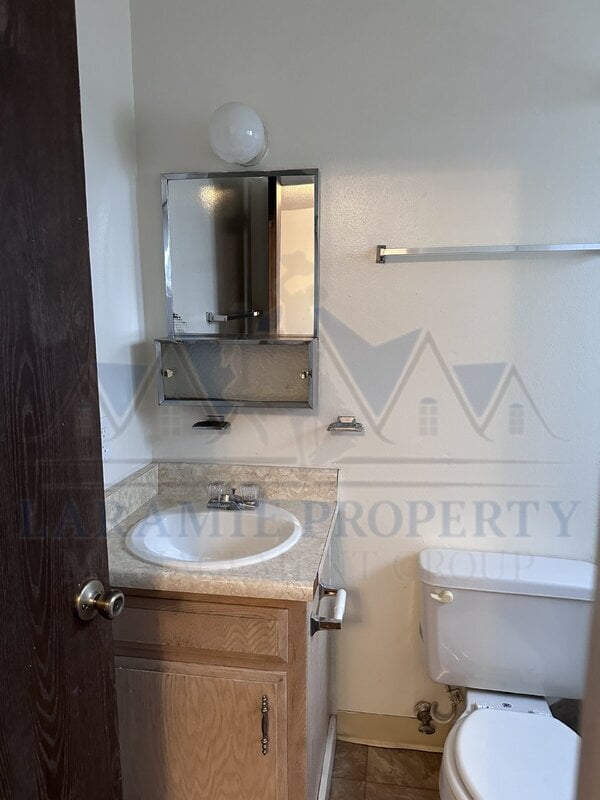 Building Photo - 702 Downey St