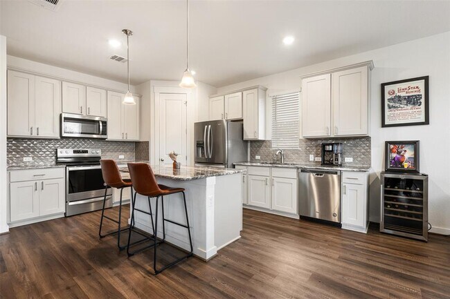 Building Photo - 8204 Prairie Rye Dr