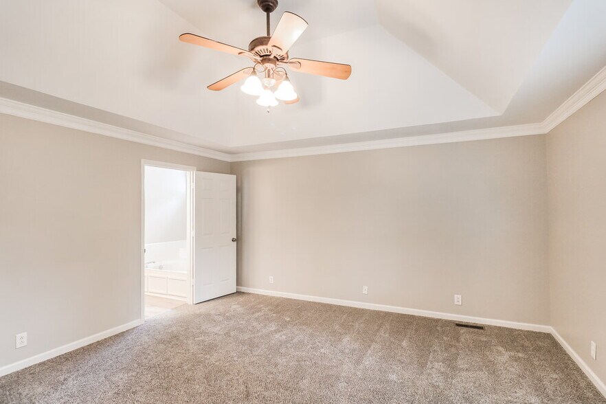 Building Photo - 3724 Belle Oaks Dr