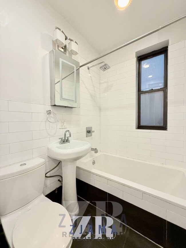 Building Photo - 410 Eastern Pkwy