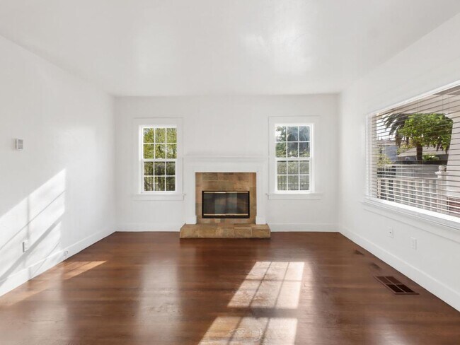 Building Photo - 1812 El Monte Ave