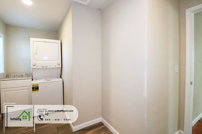Building Photo - 7927 Evans Ln