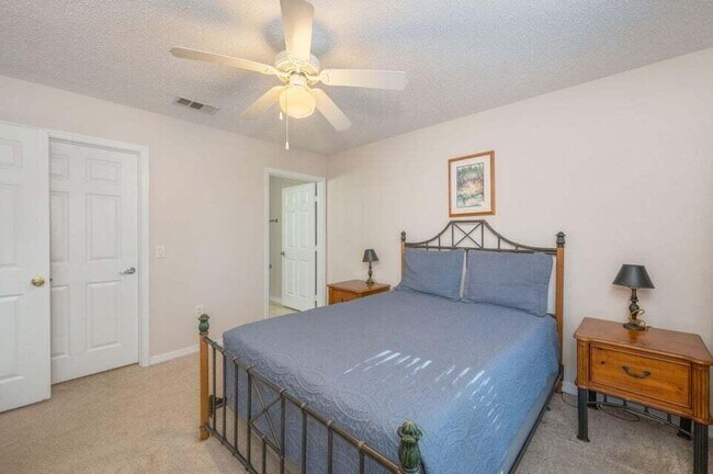 Building Photo - 4276 Calinda Ln