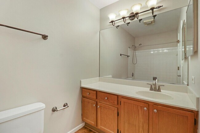 Building Photo - 407 Ballard Dr