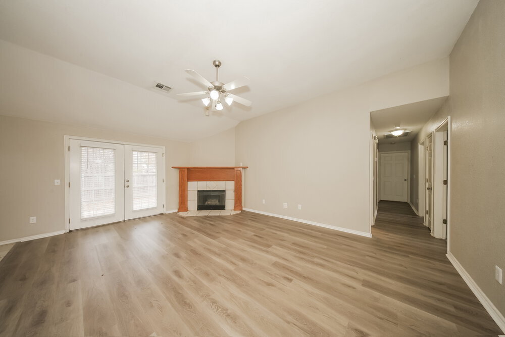 Building Photo - 1604 Hazelwood Dr