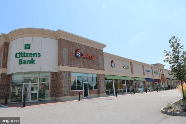 Building Photo - 1705 Mountainview Dr