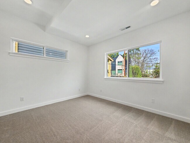 Building Photo - 3538 S Hudson St