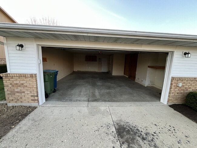 Building Photo - 1331 Spruce Ave