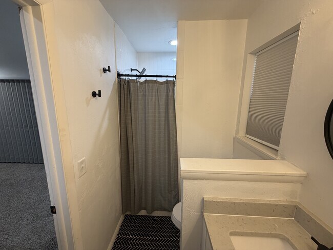 Building Photo - 4502 Jordan Ave