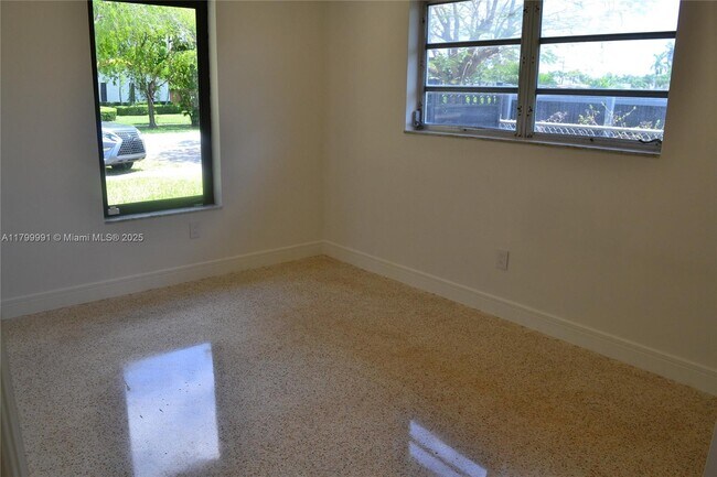 Building Photo - 6310 SW 92nd Ave