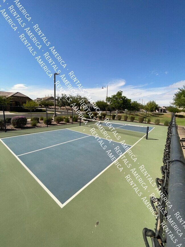 Building Photo - 10428 E Nopal Ave
