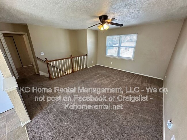 Building Photo - 405 NE Westwind Dr