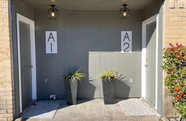 Building Photo - 521 Ferguson St