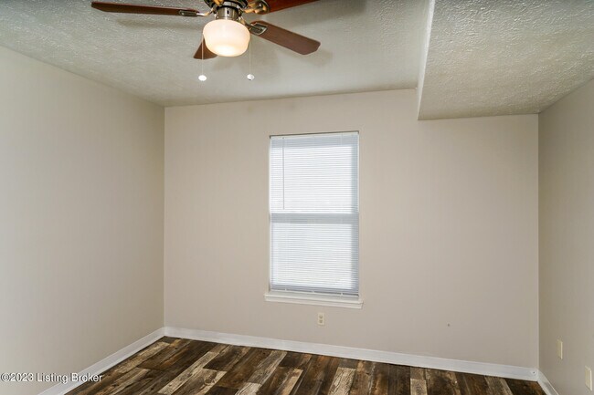 Building Photo - 2913 Dumesnil St