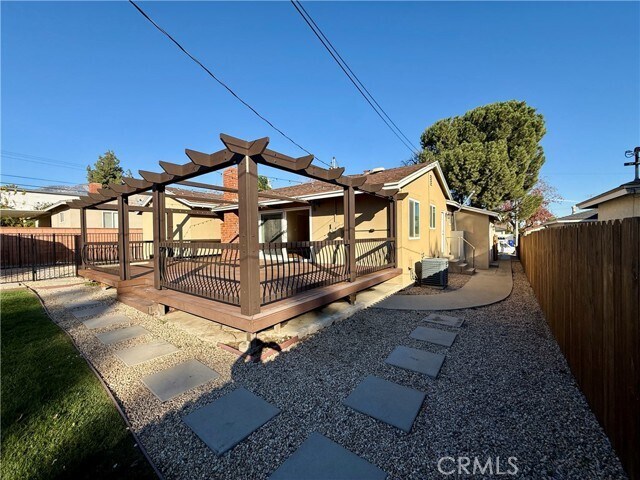 Building Photo - 885 Altura Way