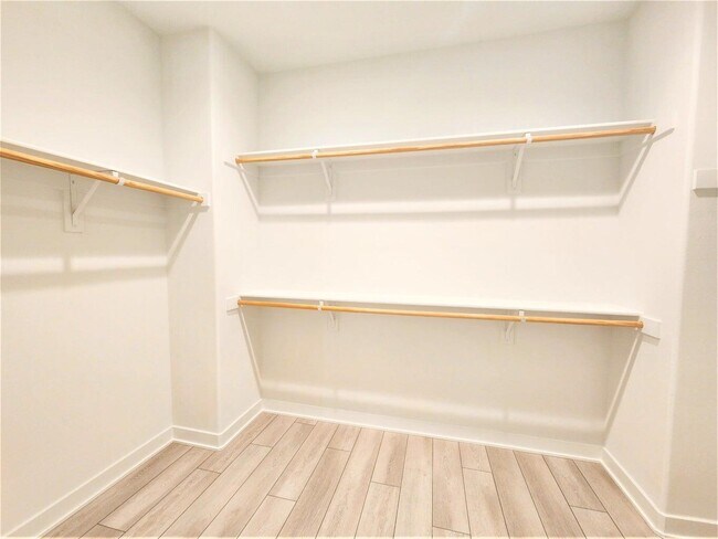 Building Photo - 35770 McCarthy St