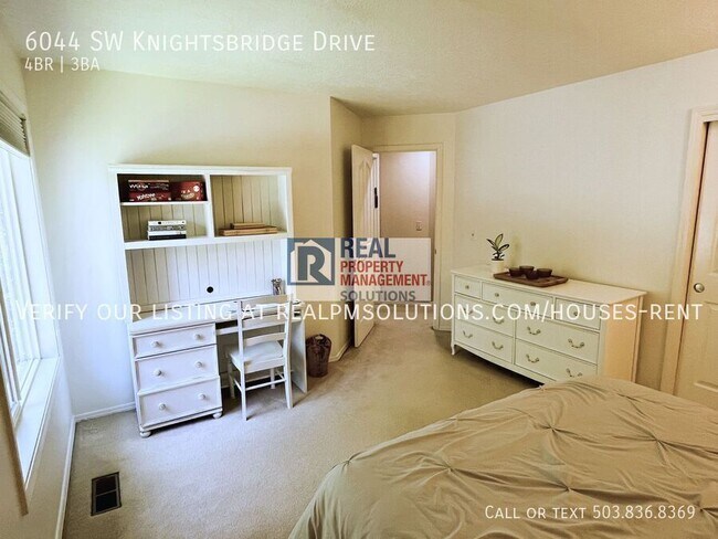 Building Photo - 6044 SW Knightsbridge Dr