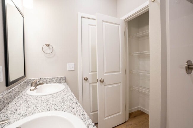 Building Photo - Brand new 3 bedroom home - Mt.Vernon