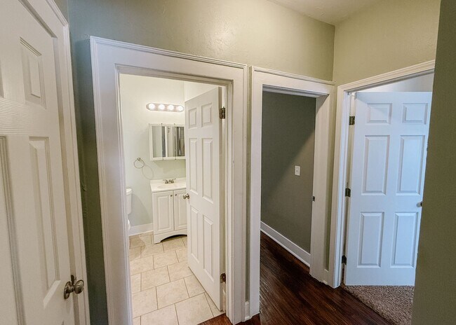 Building Photo - $500 OFF FIRST MONTHS RENT | Duplex in OKC!