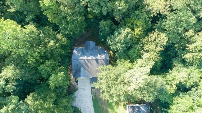 Building Photo - 5181 Heather Rd SE