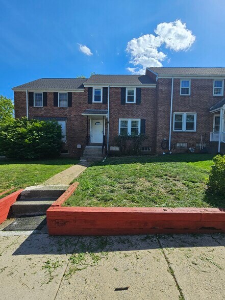 Building Photo - 298 Diamond St