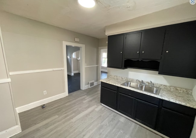 Building Photo - SECTION 8 and EDEN Accepted!! Spacious New...
