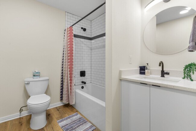 Building Photo - FULLY FURNISHED Townhome in Bobcat Village!