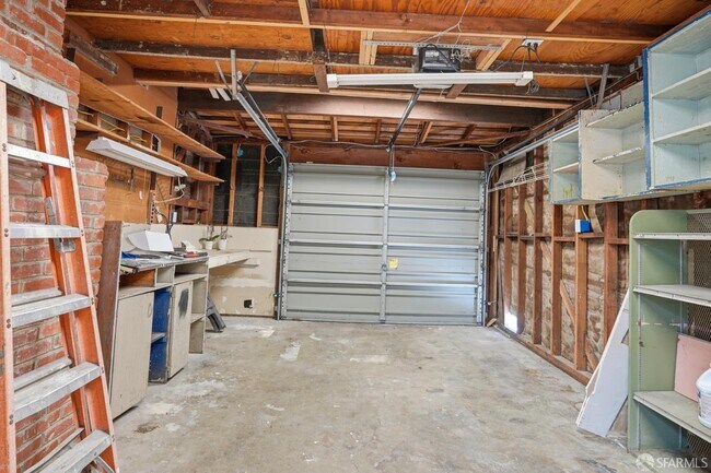 Building Photo - 5880 Olinda Rd