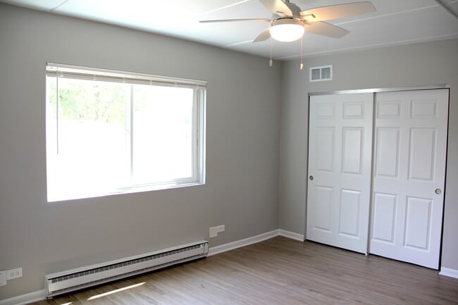 Building Photo - 329 Kimbell Ave