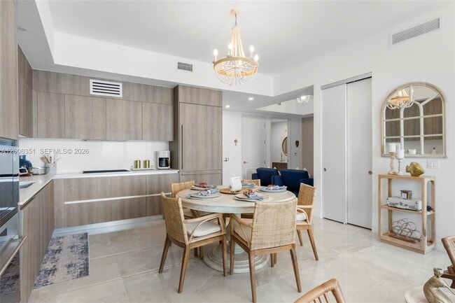 Building Photo - 17550 Collins Ave