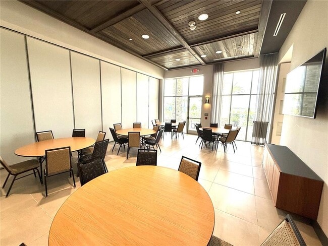 Building Photo - 2516 Yellow Brick Rd