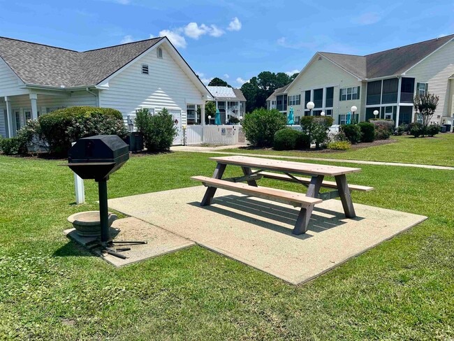 Building Photo - 5834 Longwood Dr