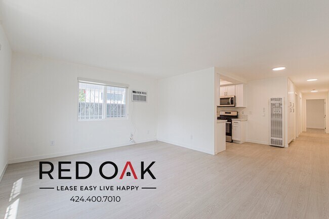 Building Photo - 912 N Ridgewood Pl