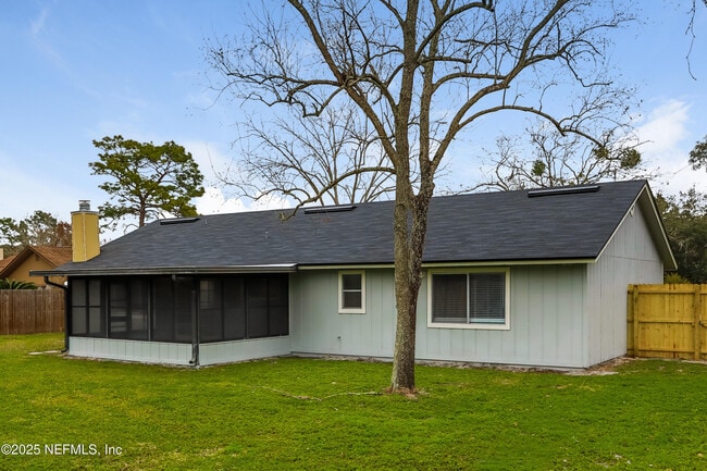 Building Photo - 820 Hardwood St