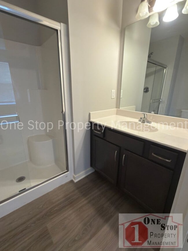 Building Photo - 3 Bedroom / 2.5 Bathroom Townhome in Louisburg, KS!