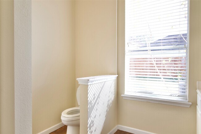 Building Photo - 3215 Cumberland Ct