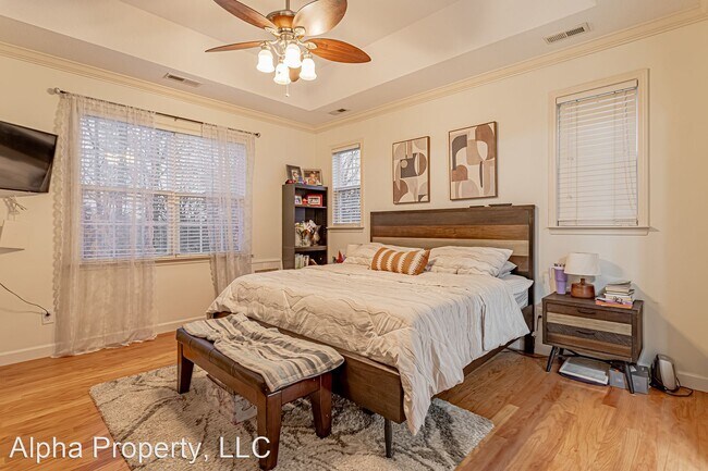 Building Photo - 4 br, 2 bath House - 228 Josh Ct