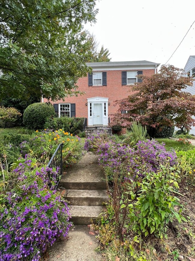 Primary Photo - 4br 3.5ba home in Chevy Chase MD