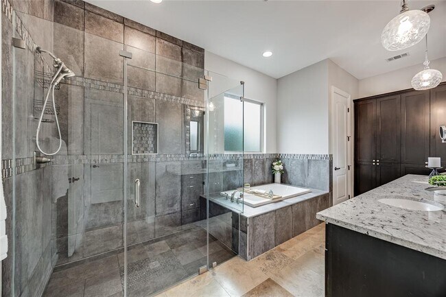 Building Photo - 21434 Lakefront Dr