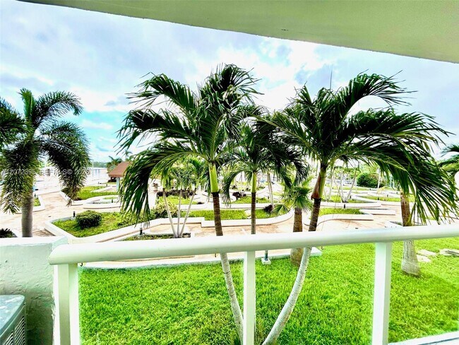 Building Photo - 13499 Biscayne Blvd