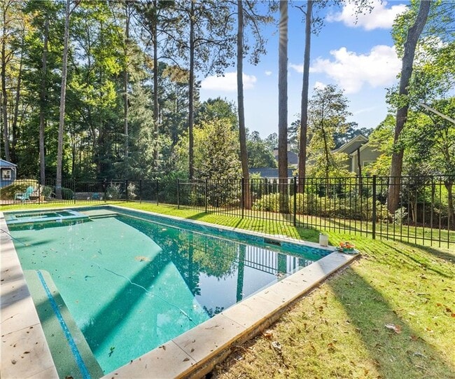 Building Photo - 1495 Spalding Dr