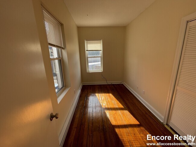 Building Photo - 840 Huntington Ave