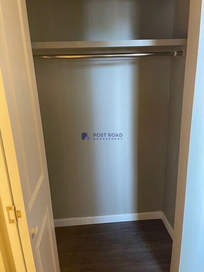 Building Photo - 535 W 27th St S