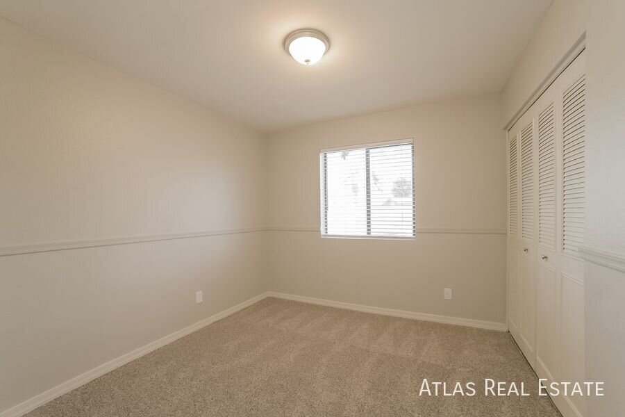 Building Photo - 5006 W Torrey Pines Cir