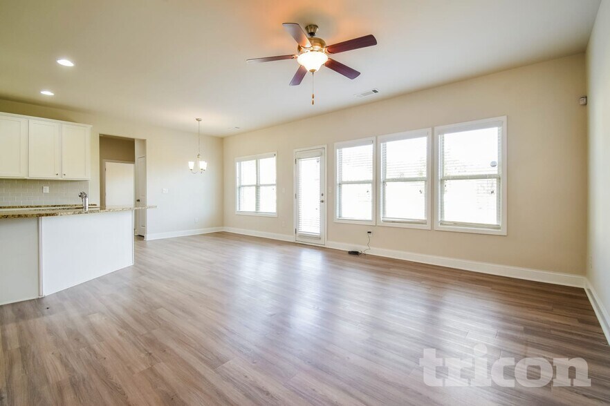 Building Photo - 4020 Bella View Ln