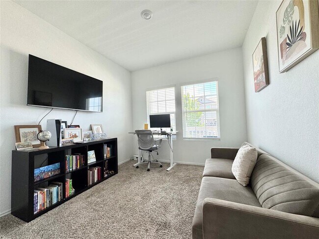 Building Photo - 112 Akela Wy