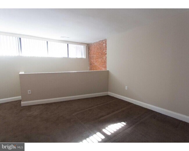 Building Photo - 2031 South St