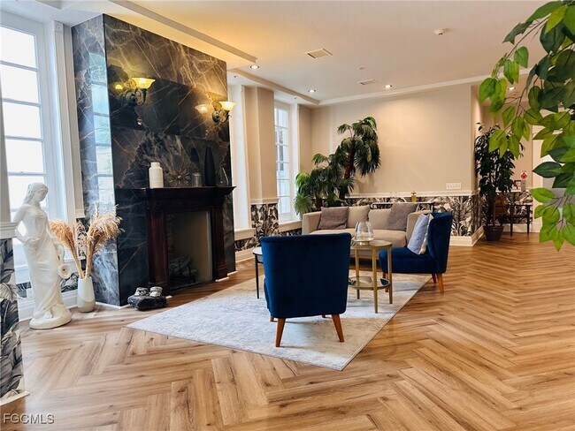 Building Photo - 2310 First St