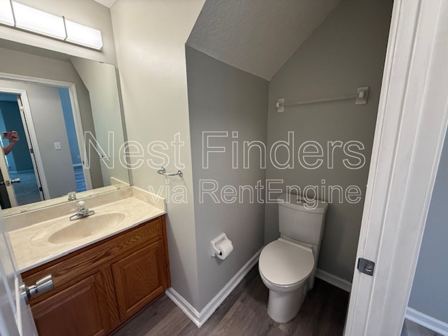 Building Photo - 830 S Lilac Loop